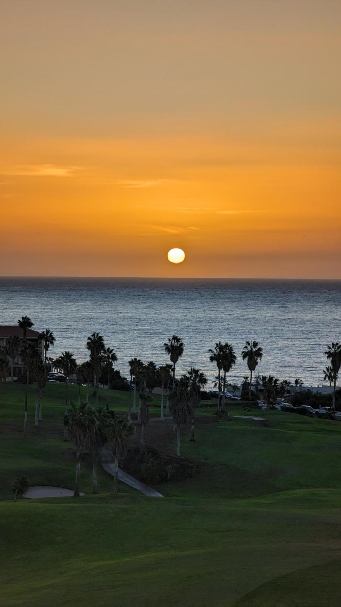 Golf View Apartment - Stunning Ocean View Golf Del Sur San Miguel de Abona Exterior photo